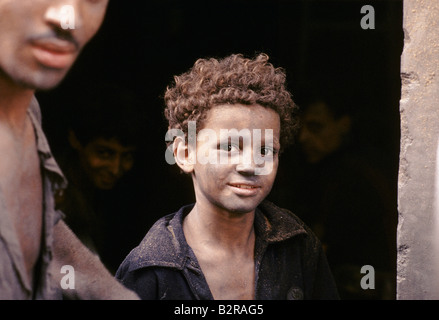 Porträt von einem ägyptischen jungen Metallarbeiter Stockfoto