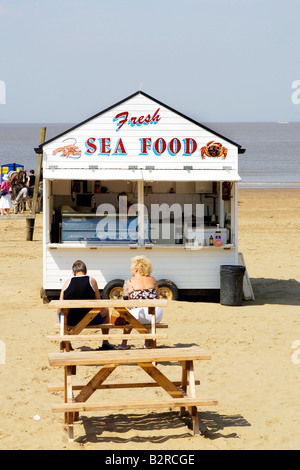 Sea Food Shack am Strand von Weston-Super-Mare Stockfoto