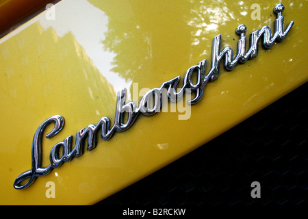Nahaufnahme von einem gelben Lamborghini genommen in Mayfair, London Stockfoto