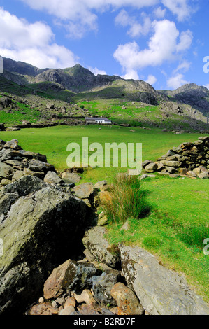 Landschaft von Llanberis pass auf Blaen Y Nant zwischen Snowdon Mountain Range und Y Glyderau Stockfoto