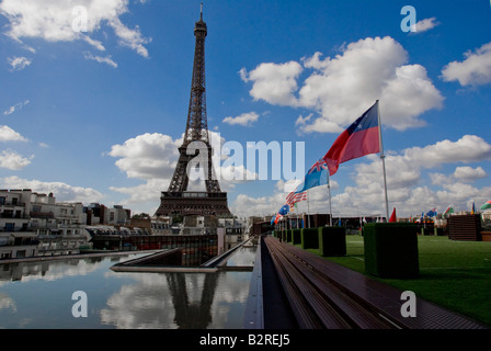 Frankreich Paris Eiffelturm vom Quai branly Museum Stockfoto