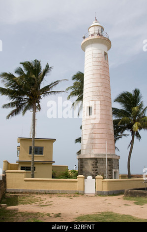 Dondra Head Lighthouse ist ein Offshore-Leuchtturm in Galle, Sri Lanka Stockfoto