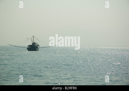 Trawler Position heraus, Hong Kong Stockfoto