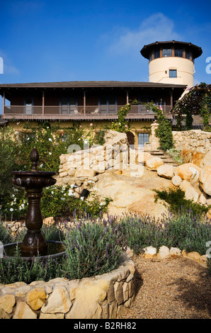 Stein-Stufen hinauf zu einem großen spanischen Stil nach Hause Stockfoto