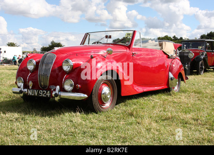 Durch einen Lagonda Kfz bei einer Oldtimer -Rallye in Großbritannien. Stockfoto