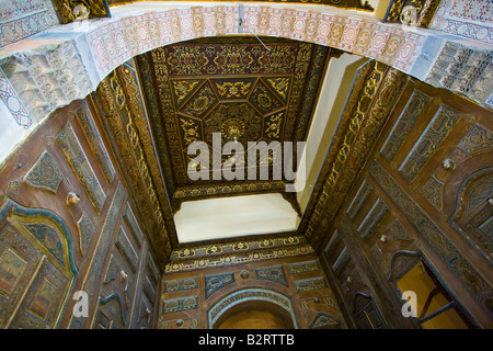 Reich verzierte Decke am Köder Farhi ein altes Haus in der Altstadt von Damaskus-Syrien Stockfoto