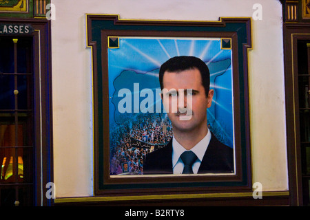 Porträt von Präsident Assad in der historischen Hedjaz-Bahnhof in zentralen Damaskus Stockfoto