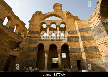 Römische Ruinen von Qasr Ibn Wardan in Syrien Stockfoto