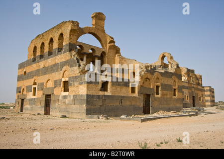 Römische Ruinen von Qasr Ibn Wardan in Syrien Stockfoto