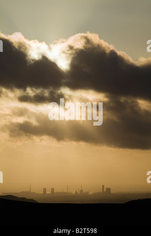 Wolken über Sellafield Atomkraftwerk auf den Westen Cumbrian Küste gesehen von der Seenplatte Fjälls Stockfoto