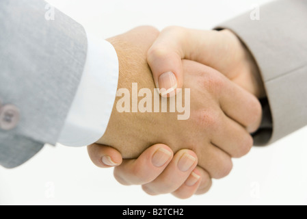 Geschäftspartner, die Hände schütteln, beschnitten, Ansicht, Nahaufnahme Stockfoto