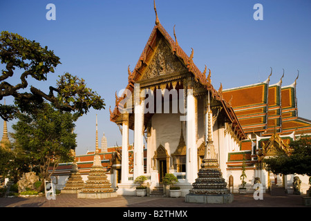 Teil des Wat Pho, der Tempel des liegenden Buddha, der größte und älteste Wat in Bangkok, Bangkok, Thailand Stockfoto