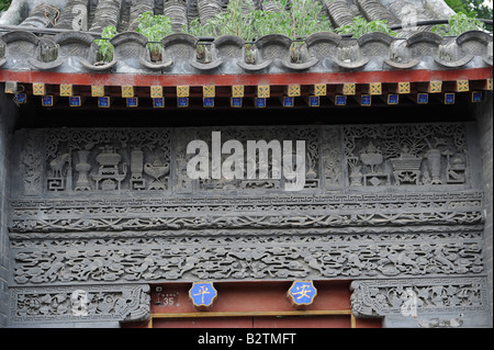 Architektonisches Detail von einer traditionellen Hutong-Ferienwohnung in Peking, China. 7. August 2008 Stockfoto