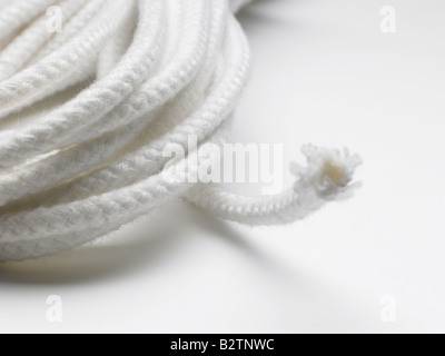 Nahaufnahme von gewickelten weißen Seil Stockfoto