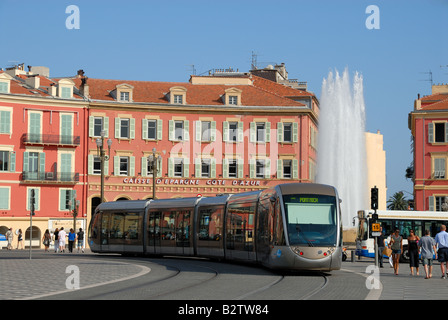 Straßenbahn am Place Masséna Nizza, Frankreich Stockfoto