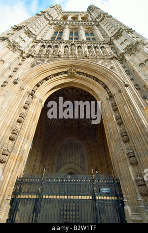 Nachschlagen im Palace of Westminster Stockfoto