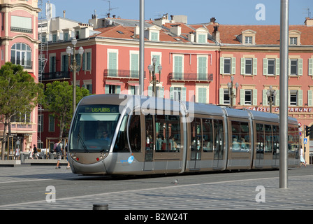 Straßenbahn am Place Masséna Nizza, Frankreich Stockfoto