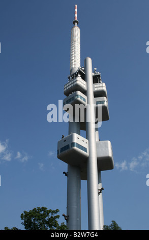 moderne Architektur der Zizkov TV Tower Prag Juni 2008 Stockfoto