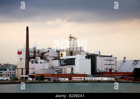 Die Redpath Zuckerfabrik neben Lake Ontario in Toronto, Ontario, Kanada. Stockfoto