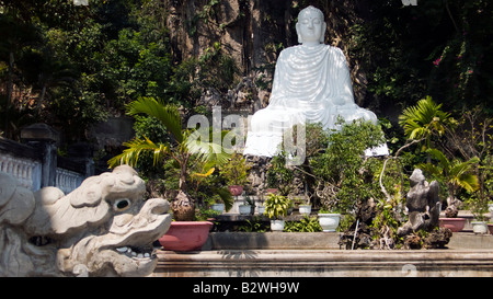 Sitzen Buddha Statue Marble Mountain in der Nähe von Danang, Vietnam Stockfoto