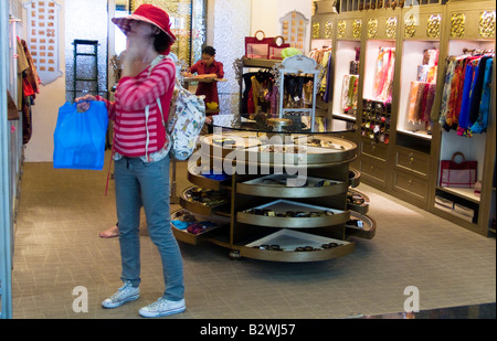 Duty free-Shops Tan Son Nhat Flughafen Ho-Chi-Minh-Stadt-Vietnam Stockfoto