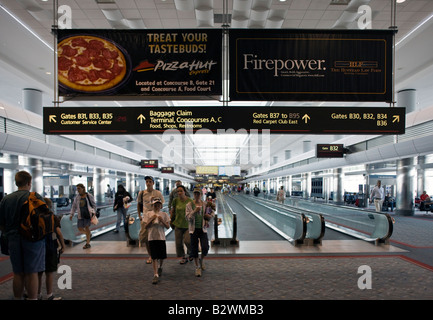 Passagiere, internationalen Flughafen Denver, Colorado, USA Stockfoto