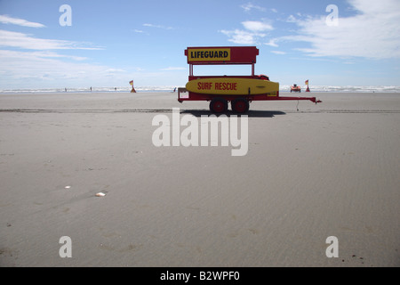 Patrouillenfahrzeug Rettungsschwimmer am Strand im Sommer Bucht, in der Nähe von Christchurch, Südinsel, Neuseeland Stockfoto