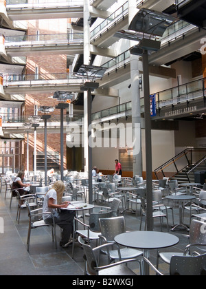 Glas-Atrium, Paul G. Allen Center for Computer Science & Engineering, University of Washington Stockfoto