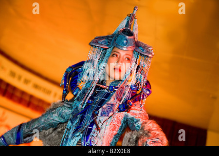 Modenschau während das Naadam-Fest feiert das 800. Jubiläum oder der mongolischen Staat Stockfoto