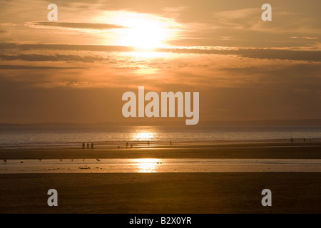 Sonnenuntergang über den Strand von Rhossili Stockfoto