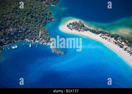 Türkei, Mittelmeerküste, auch bekannt als der türkisfarbenen Küste, Ölüdeniz nahe Fethiye, Blick auf die berühmte blaue Lagune Stockfoto