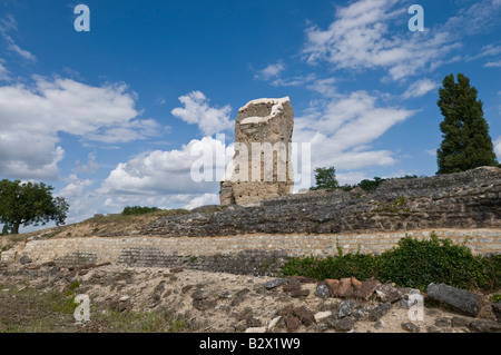 "La Tour" / Gallo-römischen Theater bleibt - Vieux Poitiers, Vienne, Frankreich. Stockfoto