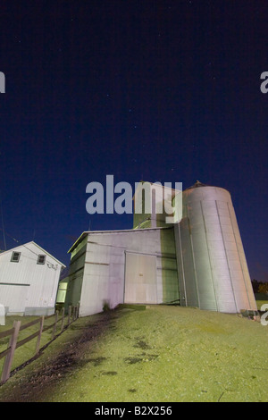 Die kleinen alten Aufzug bei Big Rock, IL, unter den Sternen am späten Abend in dieser kleinen Stadt. Stockfoto