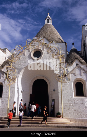 Chiesa ein Trullo, Alberobello, Provinz Bari, Apulien, Italien Stockfoto