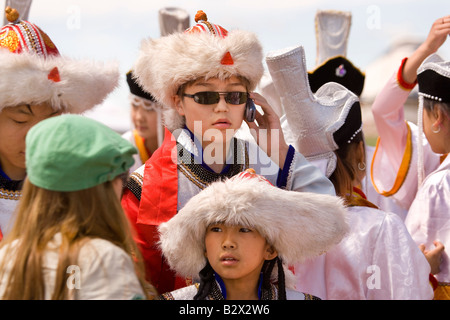 Dschingis Khan s 800. Jahrestag Festival von Eurasia traditionelle Sänger für die Eröffnung durch den Präsidenten der Mongolei durchführen Stockfoto