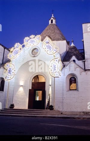 Chiesa ein Trullo, Alberobello, Provinz Bari, Apulien, Italien Stockfoto