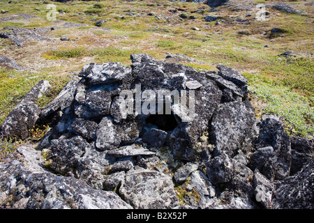 ein Stein chambered Cairn in Ilulissat in Grönland sind diese antiken Gräbern Pre sind mindestens 2000 Jahre alt und Christian Stockfoto