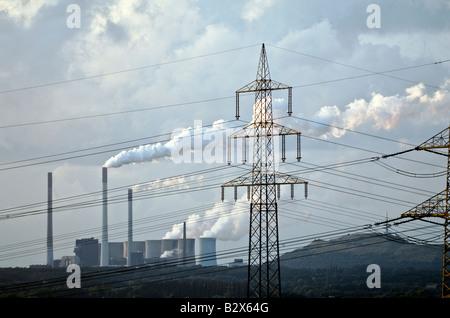 Scholven Kohle-Kraftwerk in Gelsenkirchen in der Ruhr-Tal, Deutschland. Im Besitz von Energieversorgungsunternehmen E.ON. Von Süden gesehen Stockfoto