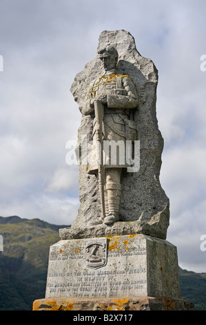 Der Clan MacRae großen Kriegerdenkmal. Hebt Duich Kirche, Shiel Bridge, Glenshiel, Ross-Shire, Schottland, Vereinigtes Königreich, Europa Stockfoto