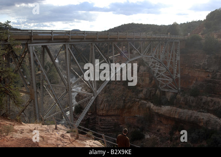 Die Midgley Brücke über Oak Creek Canyon in der Nähe von Sedona Arizona Stockfoto