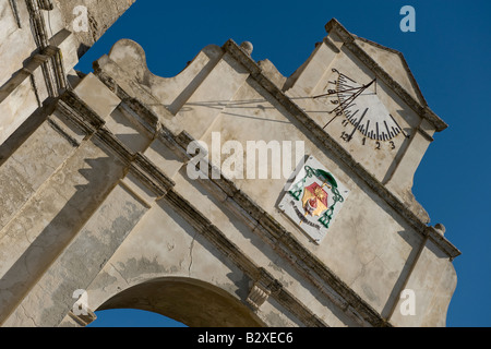 Sonnenuhr-Bogen Stockfoto