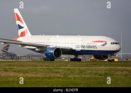 British Airways Boeing 777-236/ER am Flughafen London Heathrow Stockfoto