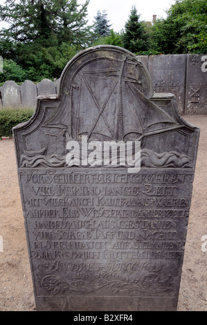 Grabsteine der reiche Kapitäne in Friedhof auf Deutsch Insel Nordsee Insel Amrum Stockfoto