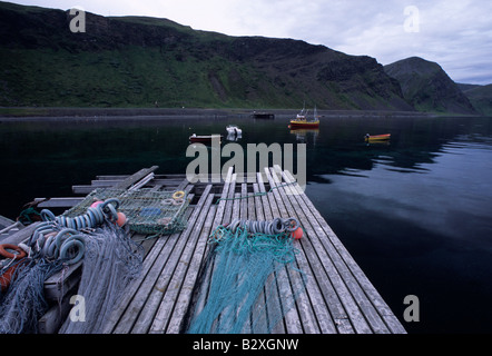 Norwegen Mitternachtssonne im kleinen Hafen südlich von Honningsvag Stockfoto