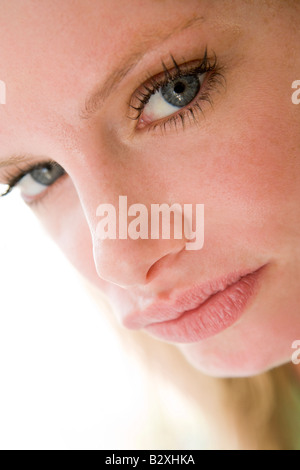 Kopfschuss Frau ein böses Gesicht Stockfoto