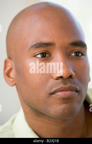 Schuss in den Kopf des Mannes denken Stockfoto