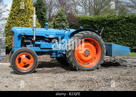 Macht Fordson Major Traktor Stockfoto