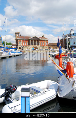 Altes Zollhaus, Wet Dock, Ipswich, Suffolk, England, Vereinigtes Königreich Stockfoto