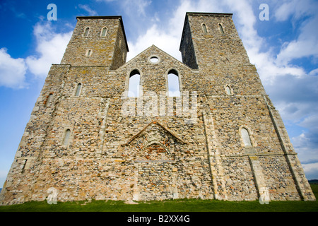 Die alten zerstörten Kirche St. Mary s in Reculver Kent Stockfoto