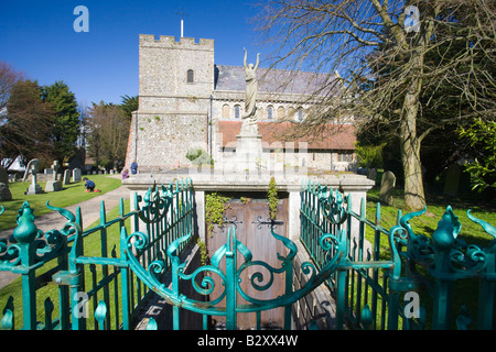 Die normannischen Kirche St. Margaret s bei Cliffe in Kent Stockfoto